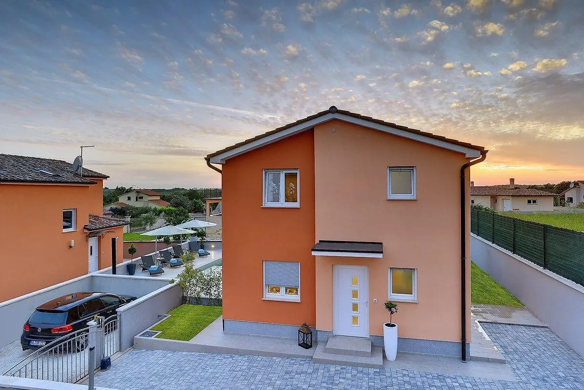 Casa Jadreski Pula 0*,  Croatia